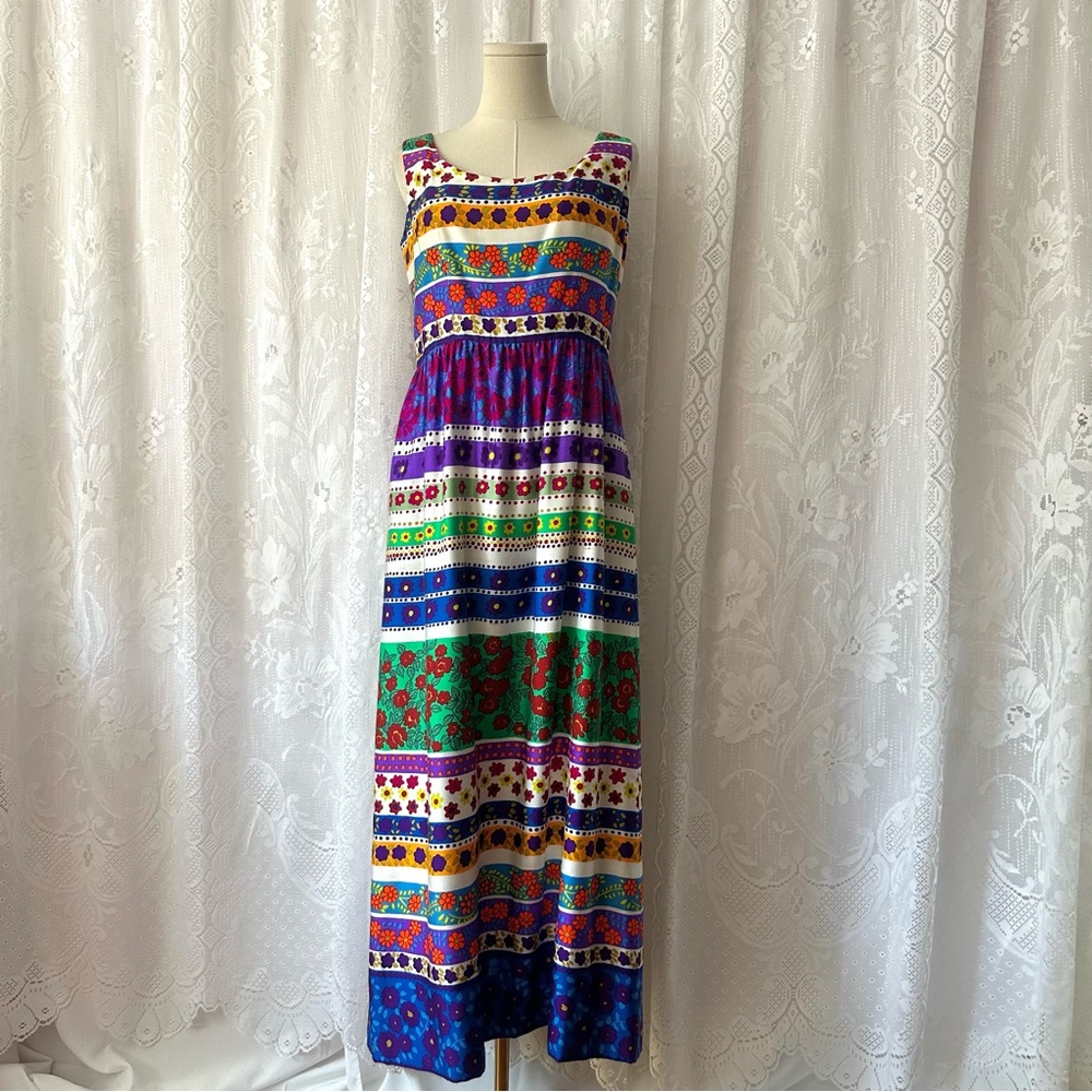 Vintage 1960's Flower Power Maxi Dress!